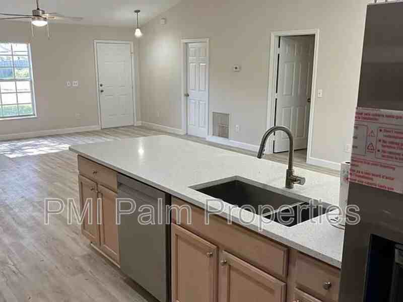 117 Sw Glenwood Dr - Photo 5 of 19