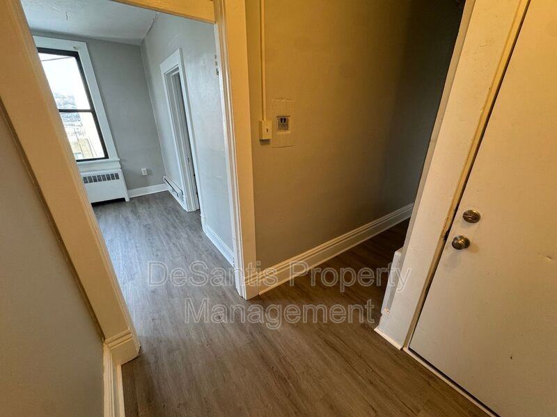 810 Amity St #3 - Photo 6 of 49