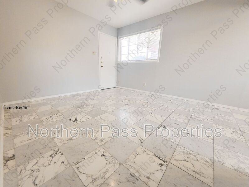 1421 Saint Johns Dr #6 - Photo 2 of 9