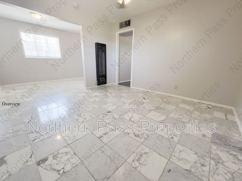1421 Saint Johns Dr #6 - Photo 3 of 9
