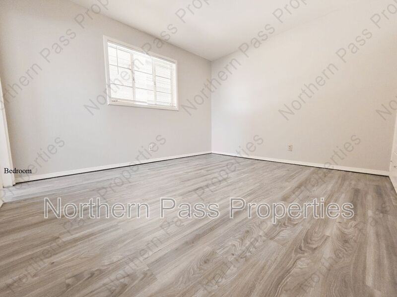 1421 Saint Johns Dr #6 - Photo 6 of 9