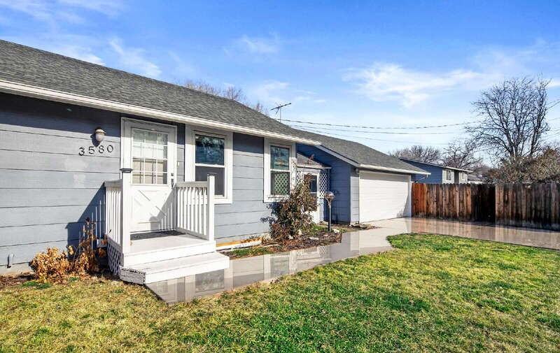 3580 W Dill Dr - Photo 3 of 33