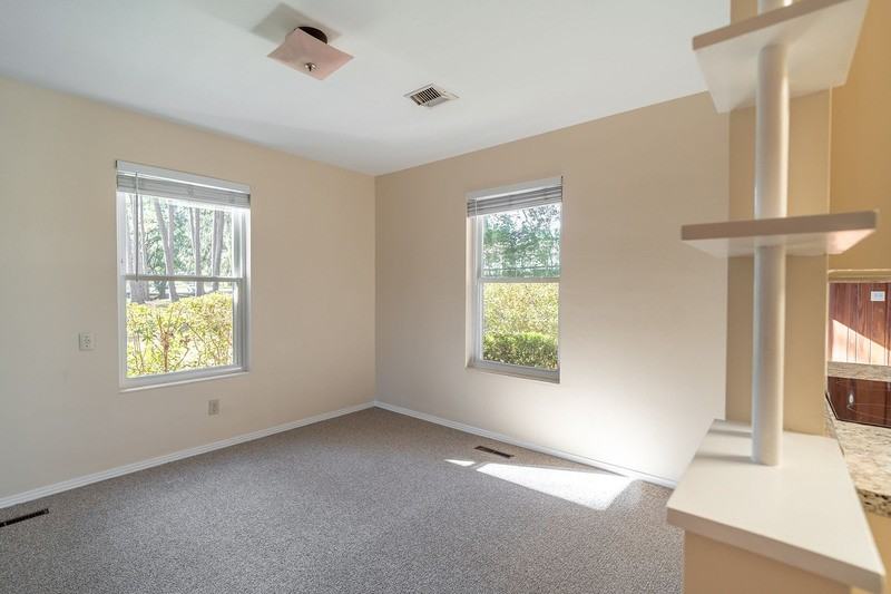 2818 Lakeshore Dr - Photo 6 of 22