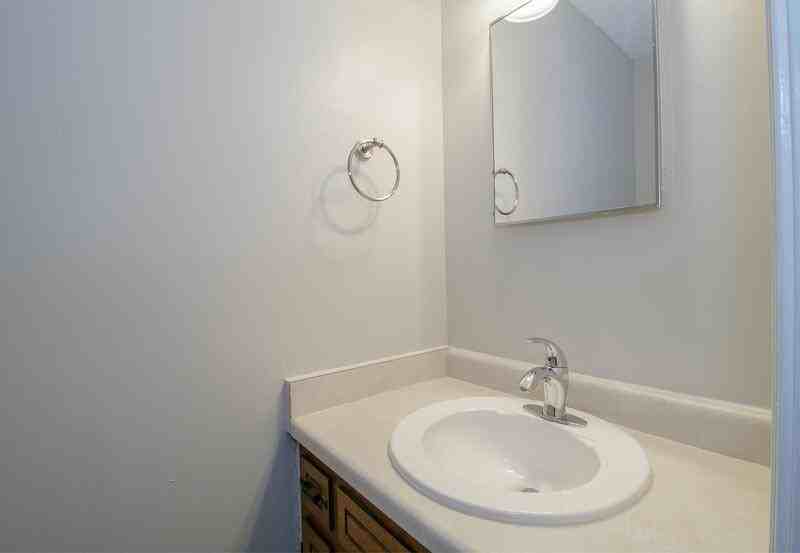 812 812 #B - Photo 7 of 16