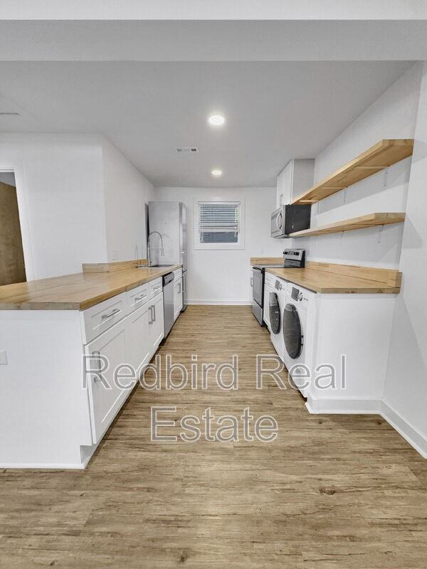 602 40th Ave N #6 - Photo 2 of 9