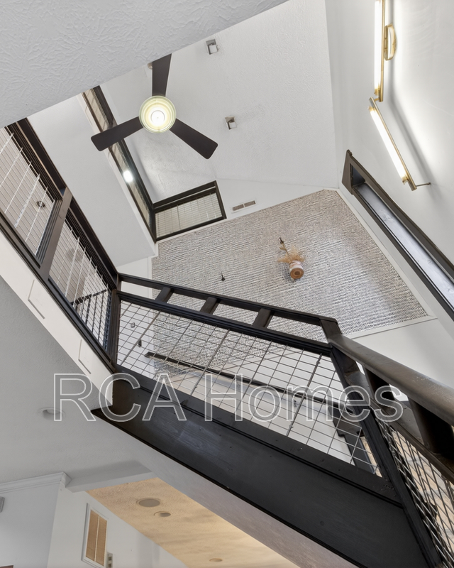 1425 S East St - Photo 4 of 32