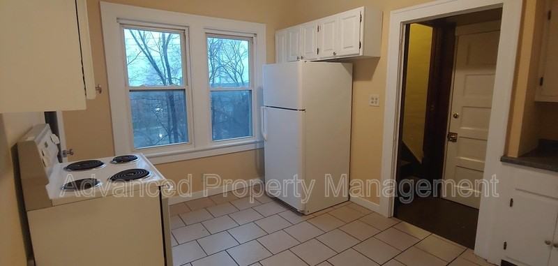 1425 N 47th St - Photo 5 of 18