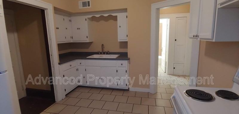 1425 N 47th St - Photo 6 of 18