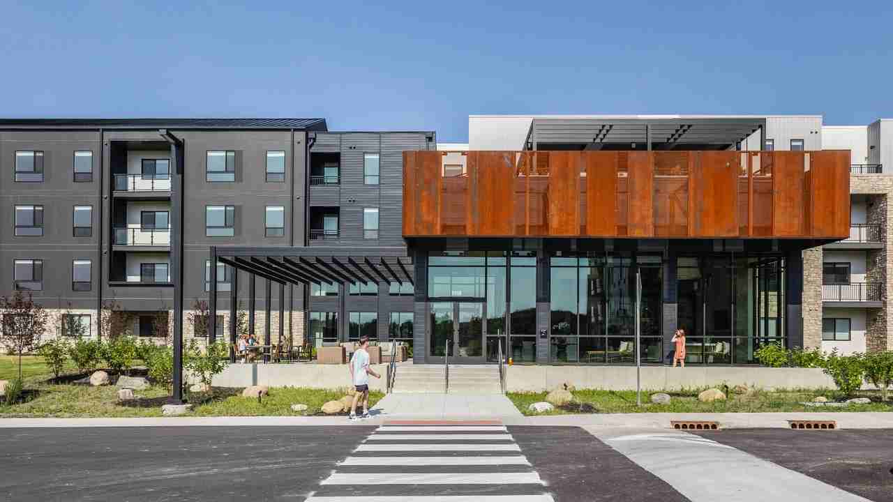 Sylo - Photo 5 of 47