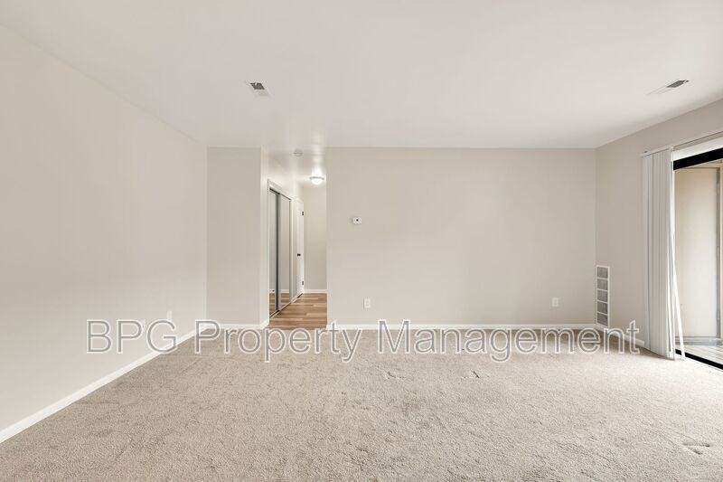 129 Green St #5 - Photo 3 of 27