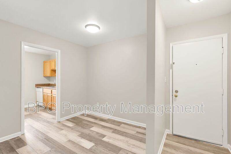 129 Green St #5 - Photo 4 of 27