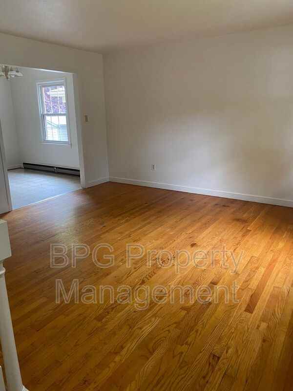 307 Wintergreen Ave - Photo 2 of 23