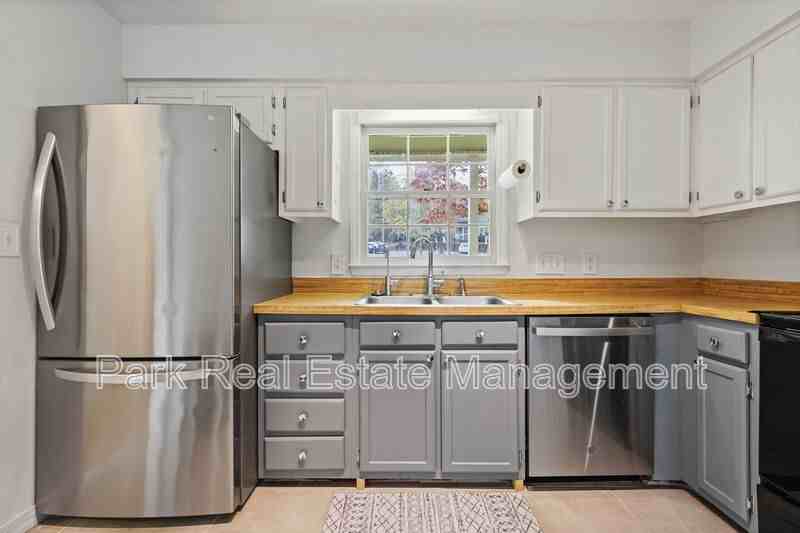 126 Shady Spring Pl - Photo 2 of 14