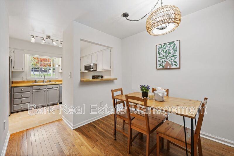 126 Shady Spring Pl - Photo 3 of 14