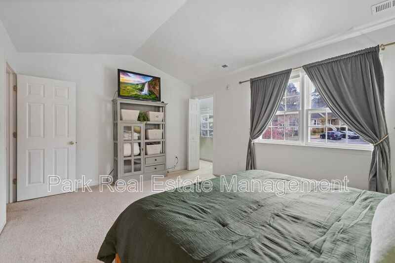 126 Shady Spring Pl - Photo 7 of 14