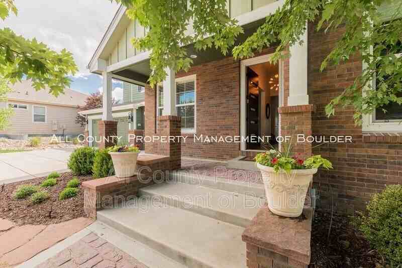 2844 Ironwood Cir - Photo 2 of 12