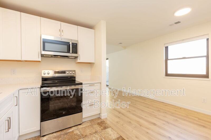 2905 Shadow Creek Dr #302 - Photo 6 of 15