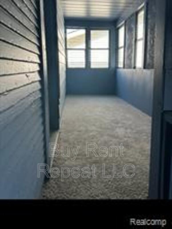 320 Hudson St - Photo 3 of 23