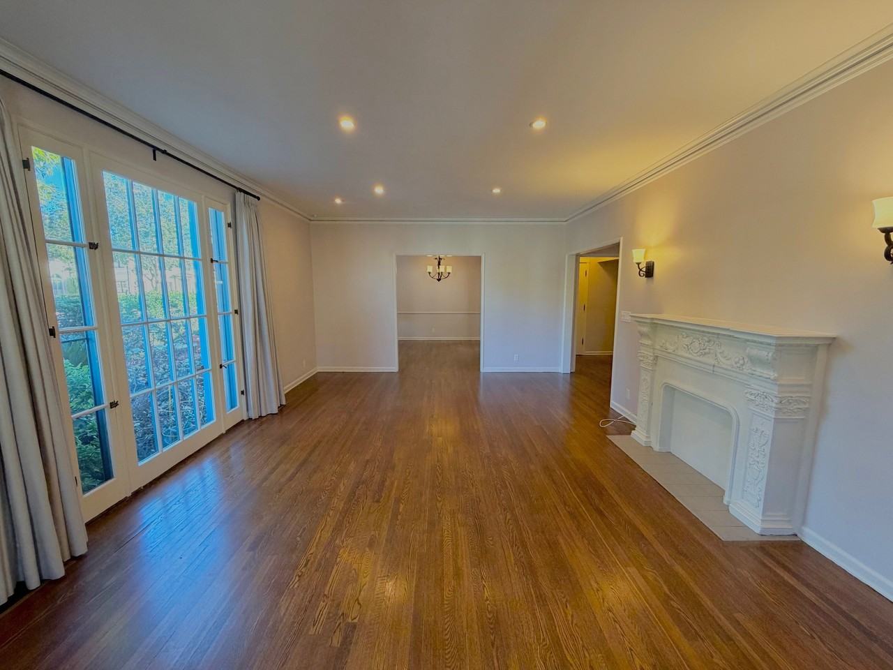 590-602 S. OAKLAND AVENUE (690) - Photo 3 of 12