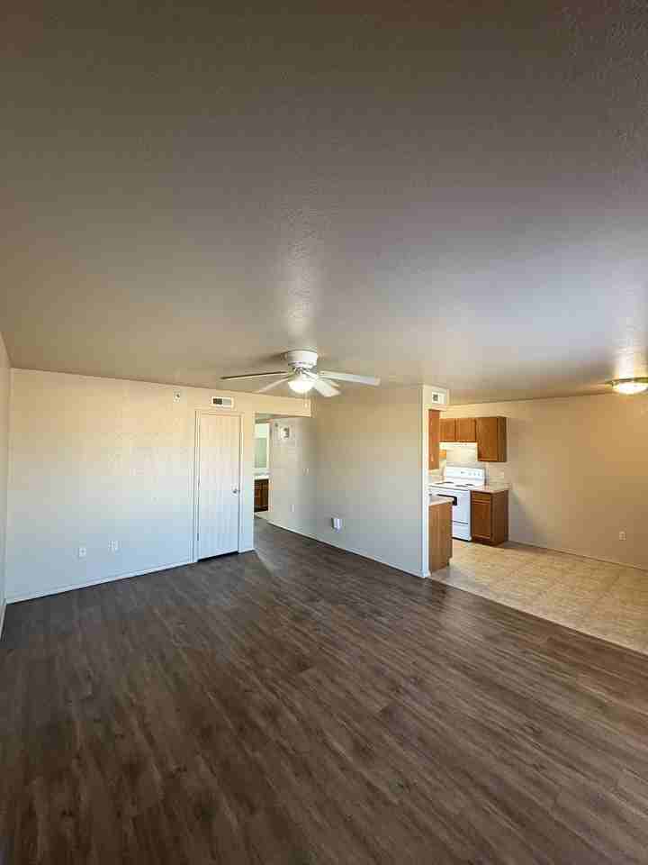 Huntington Chase Apartments - Photo 3 of 44