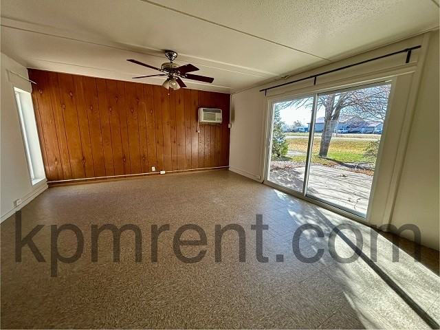 Stardust Apartments - Photo 6 of 31