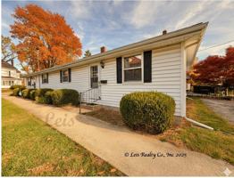 featured image of 321 1/2 W 4th St