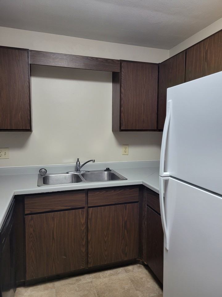 Bellflower Apartments - Photo 3 of 28