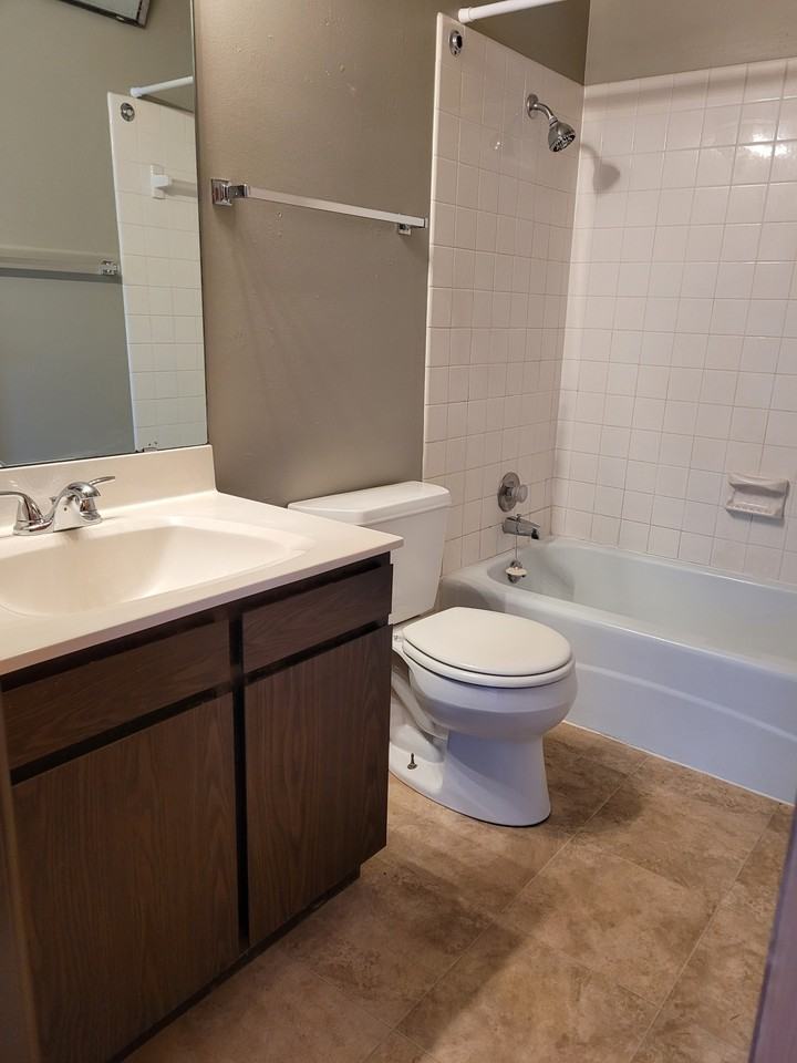 Bellflower Apartments - Photo 5 of 28