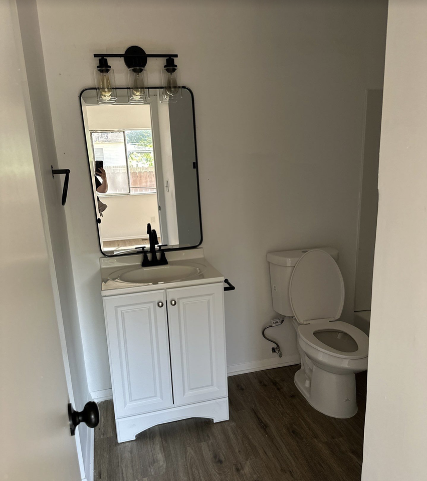 2526 Revere Avenue - Photo 4 of 12