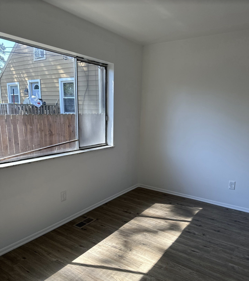 2526 Revere Avenue - Photo 6 of 12