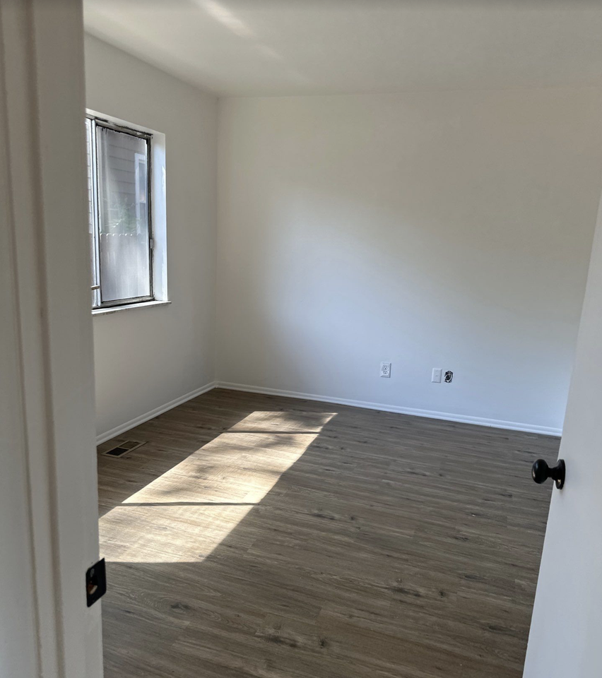 2526 Revere Avenue - Photo 7 of 12