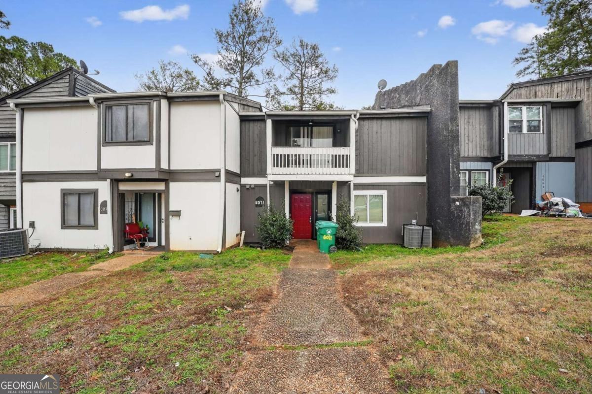 6071 Regent Mnr - Photo 2 of 20