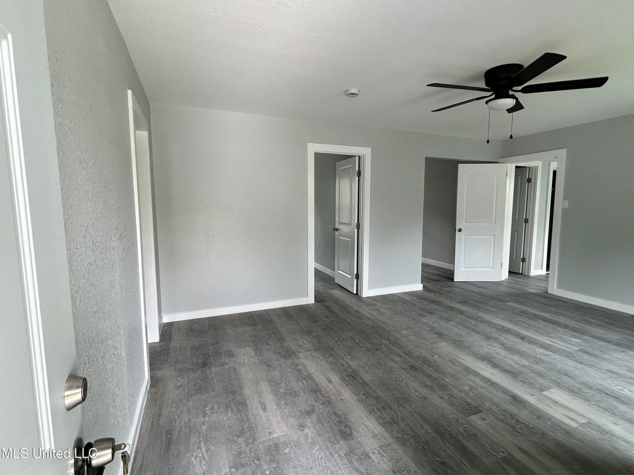 2619 18th Ave - Photo 2 of 9