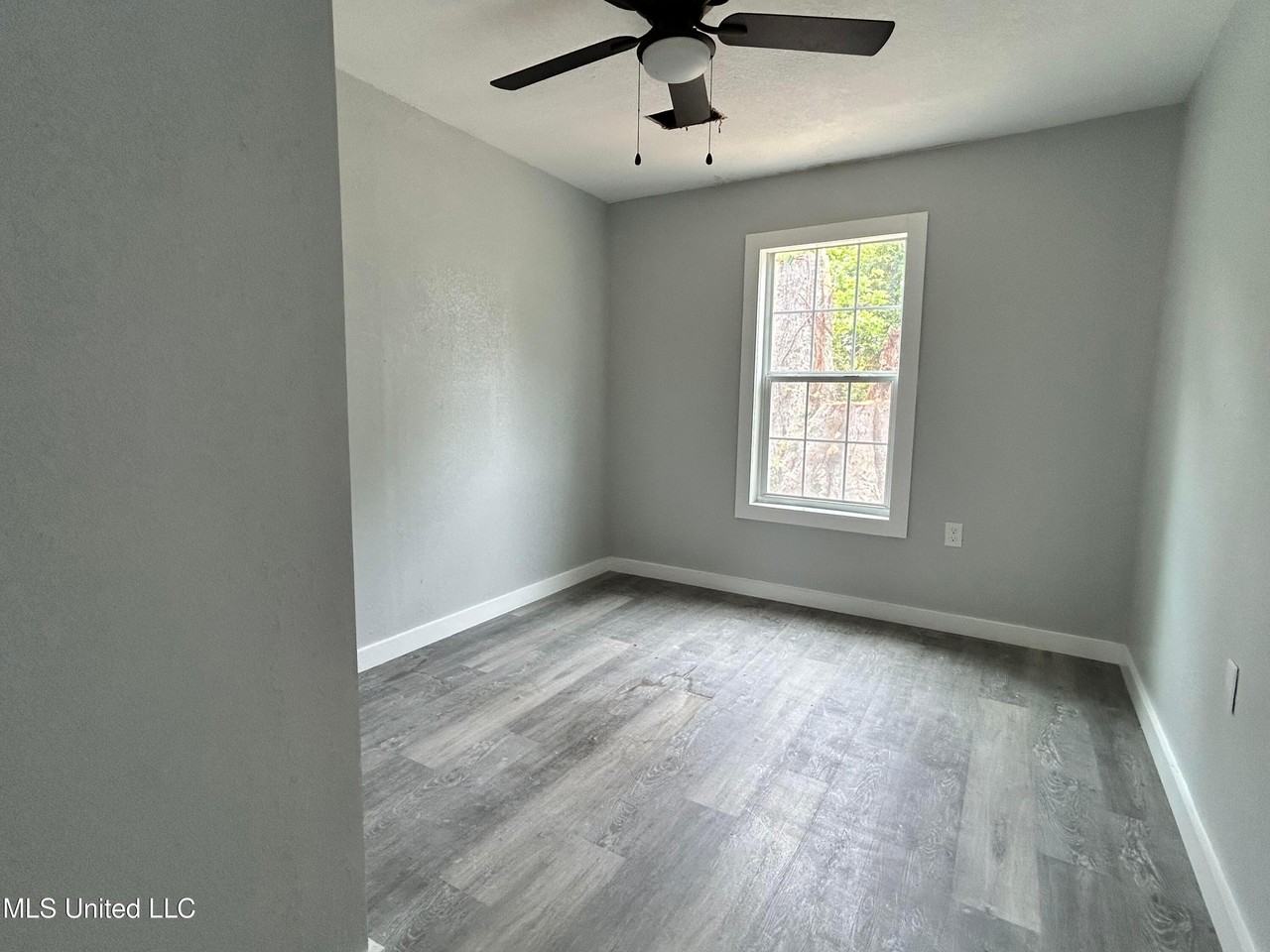 2619 18th Ave - Photo 6 of 9