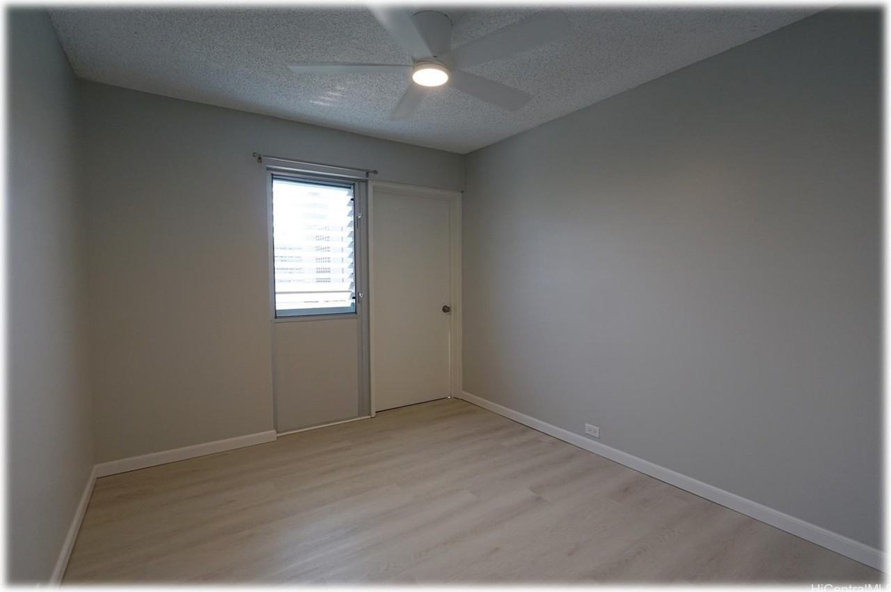 509 University Ave #1004 - Photo 4 of 21