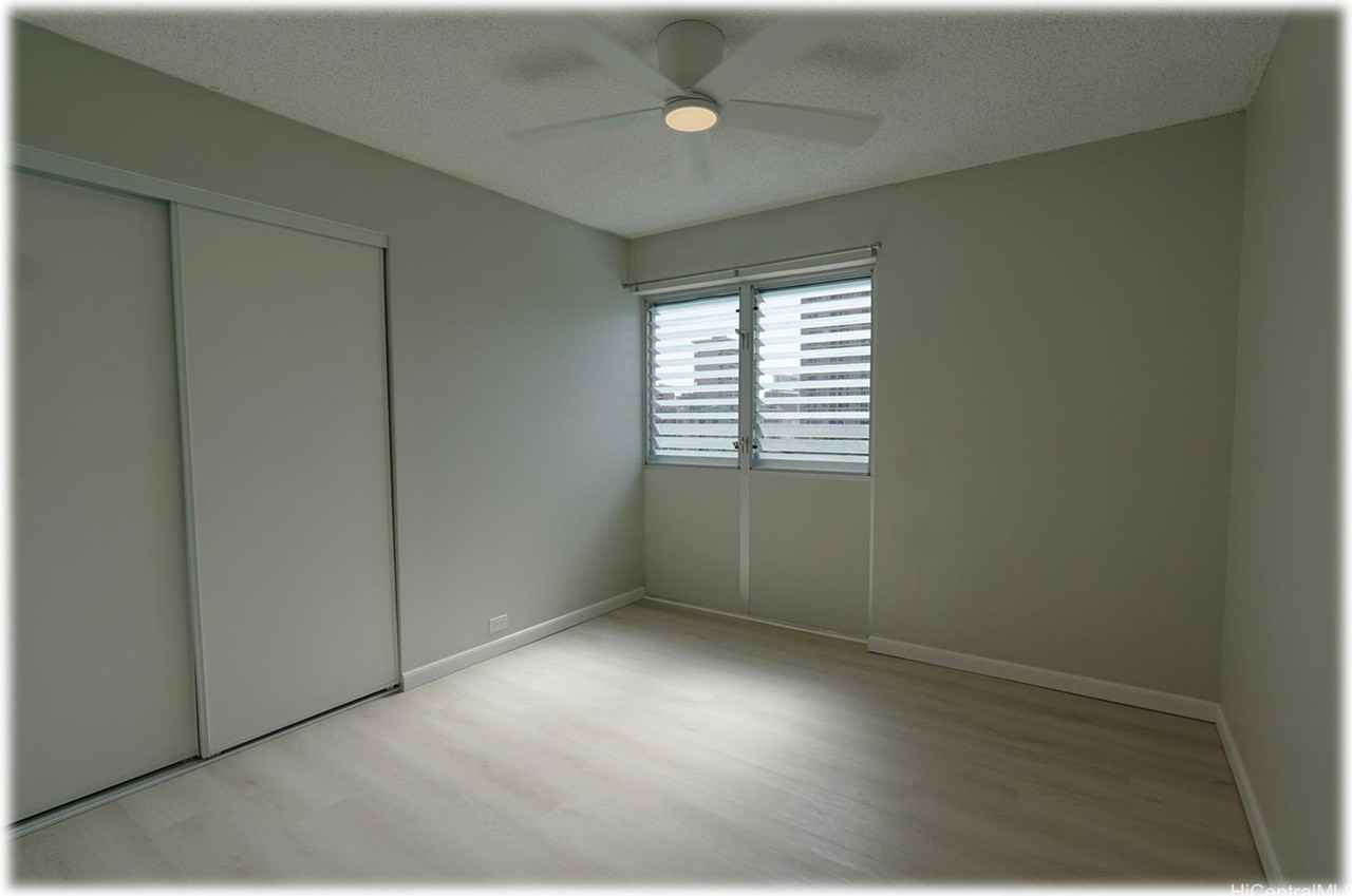 509 University Ave #1004 - Photo 7 of 21