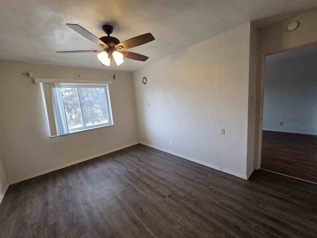 2727 Hampton Avenue - Photo 4 of 6
