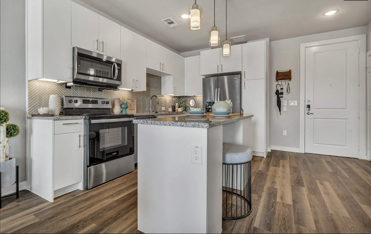 Glenview Dr & City Point Dr #1321 - Photo 7 of 21