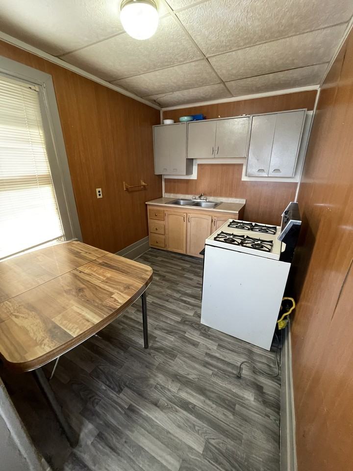 530 East Dubail Avenue - Photo 3 of 4