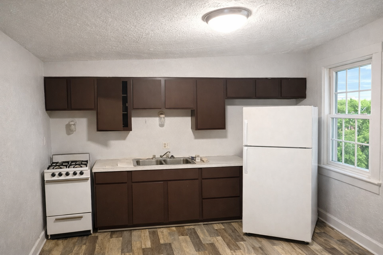 510-518 N College - Photo 2 of 9