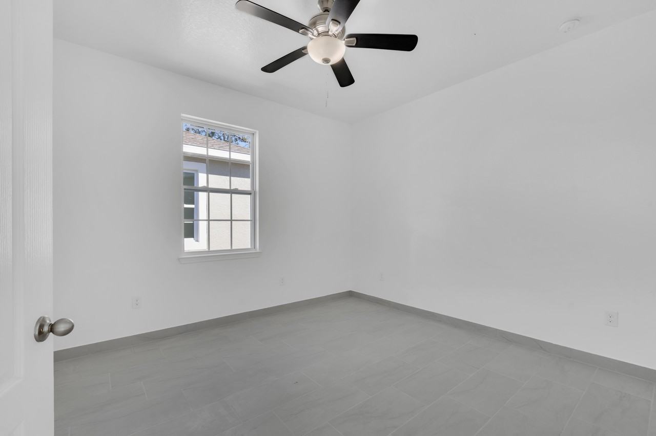 1305 N Lavon Ave #1305 - Photo 2 of 29