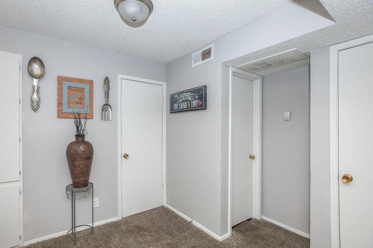 Interlace - Photo 4 of 48