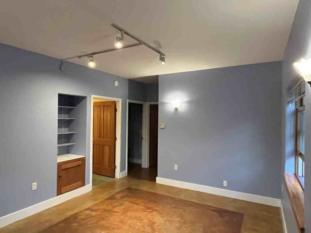 306 Warwick Ave - Photo 2 of 24