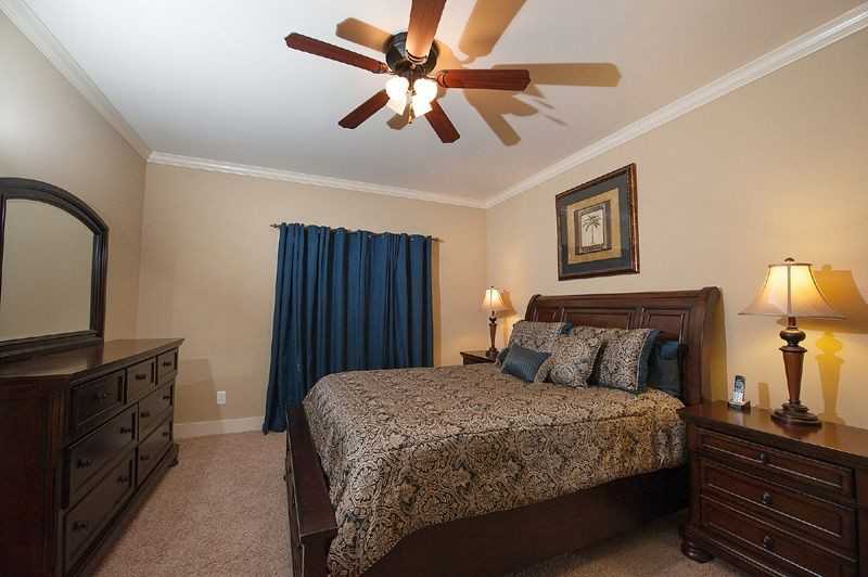 125 Camden Pl - Photo 3 of 9