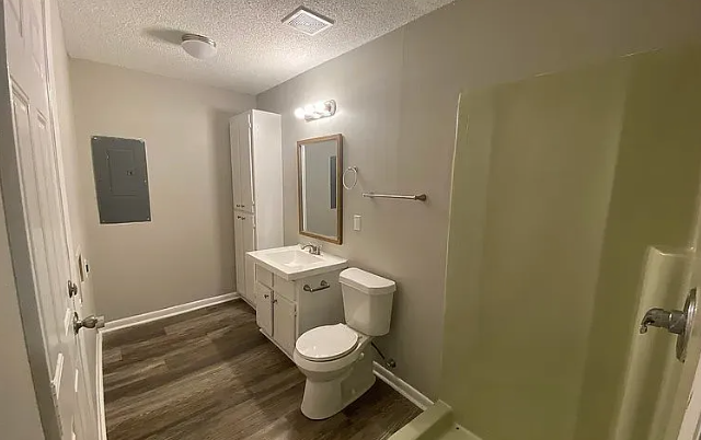 318 N Pleasant Hill Rd - Photo 2 of 9