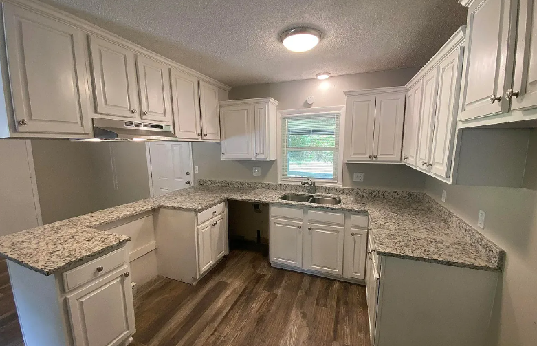 318 N Pleasant Hill Rd - Photo 6 of 9