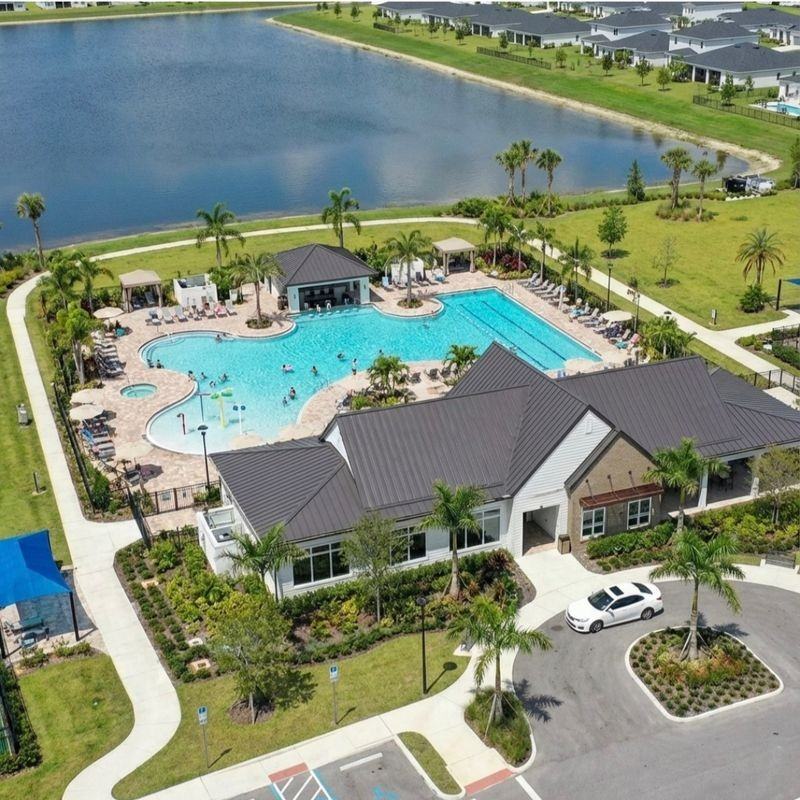 Nw Sweetwood Dr - Photo 3 of 22