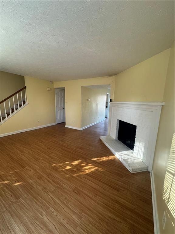 1028 Jeanette Ln - Photo 3 of 8