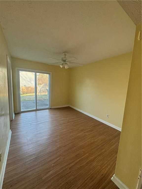 1028 Jeanette Ln - Photo 4 of 8