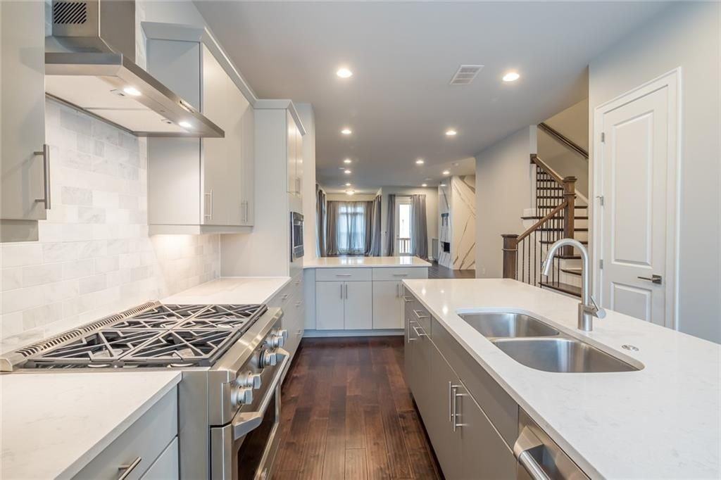 4216 Deming Cir - Photo 4 of 25